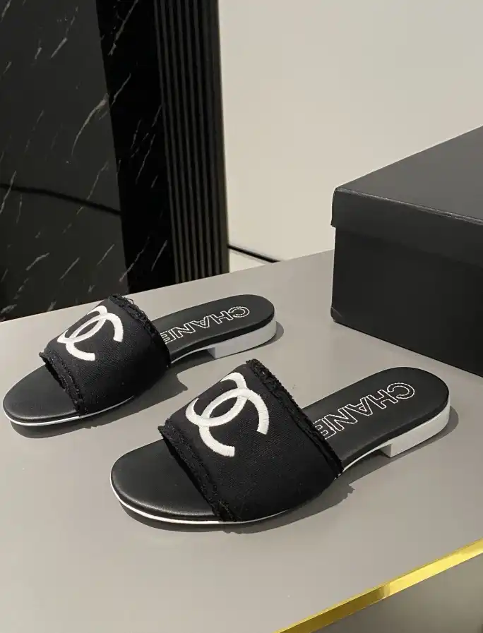 hype Chanel Slippers