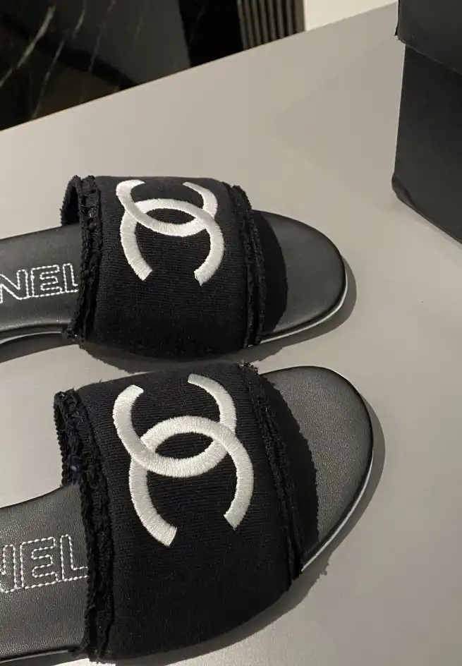 hype Chanel Slippers