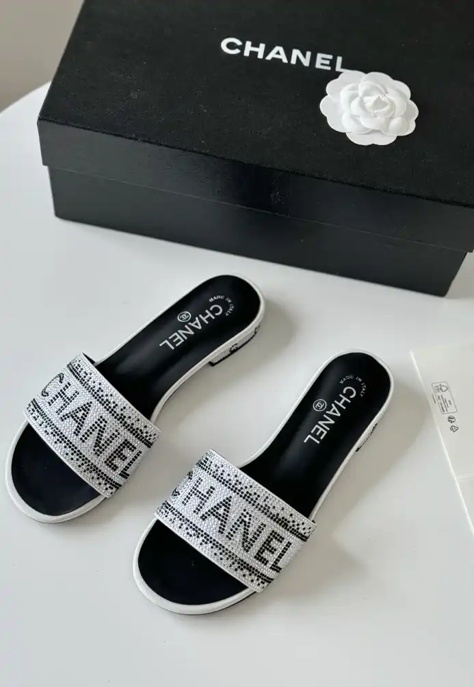 hype Chanel High Heels