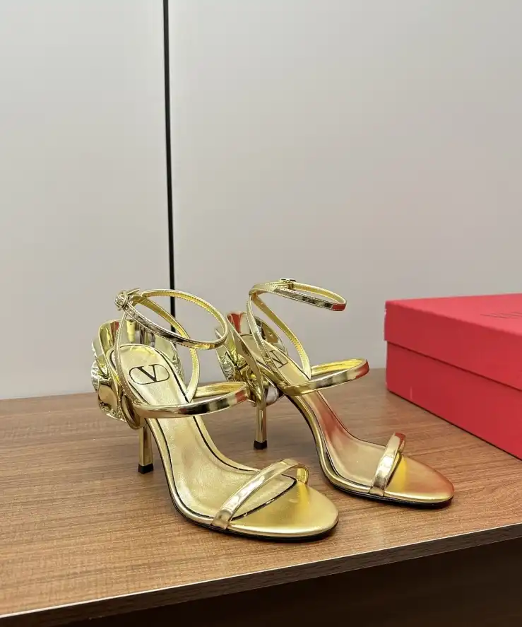 hype Valentino High Heels