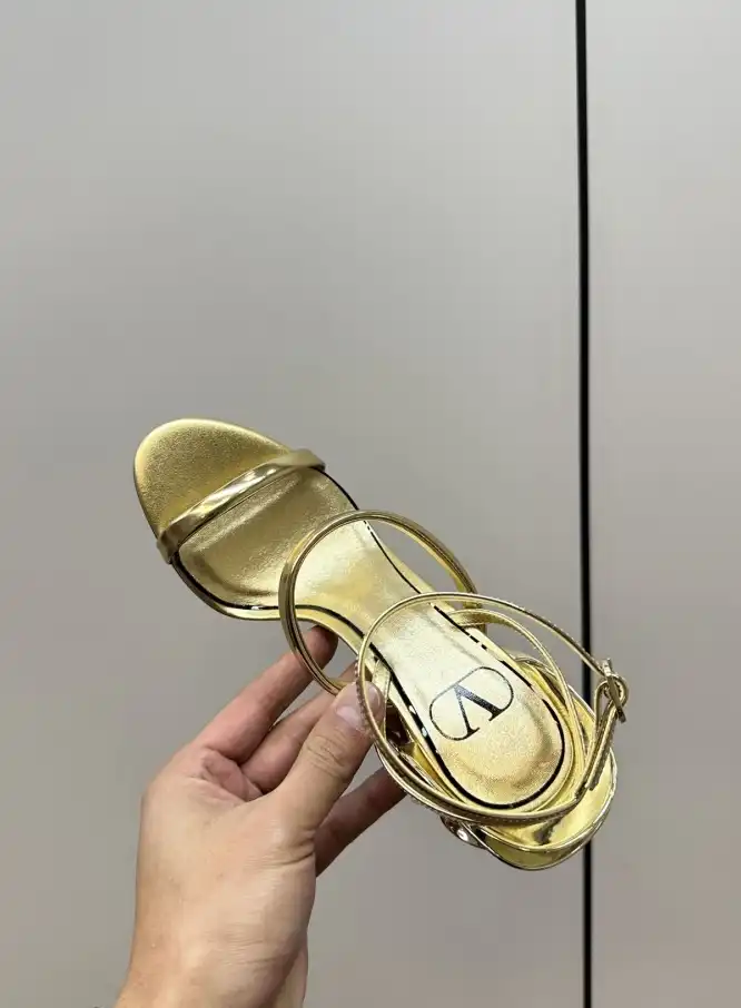 hype Valentino High Heels