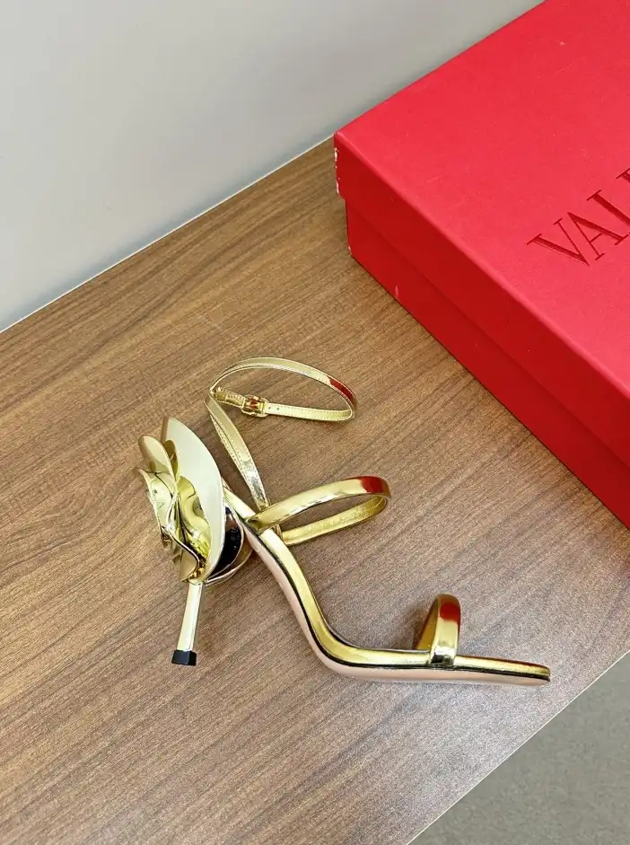 hype Valentino High Heels