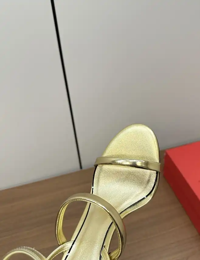 hype Valentino High Heels