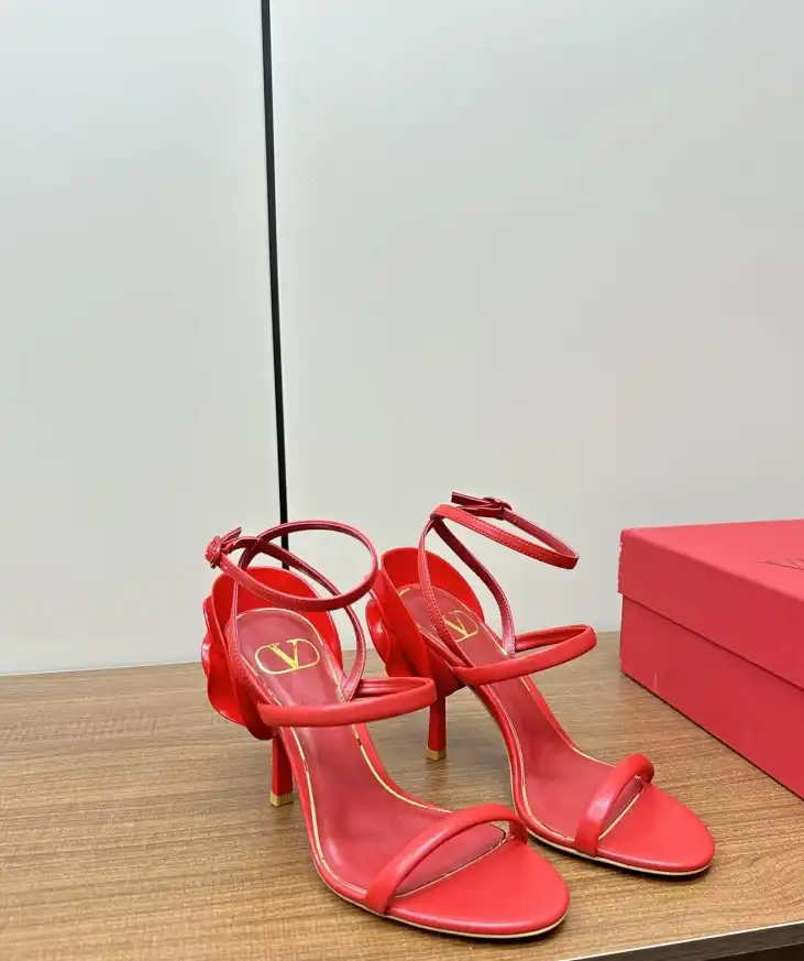 hype Valentino High Heels