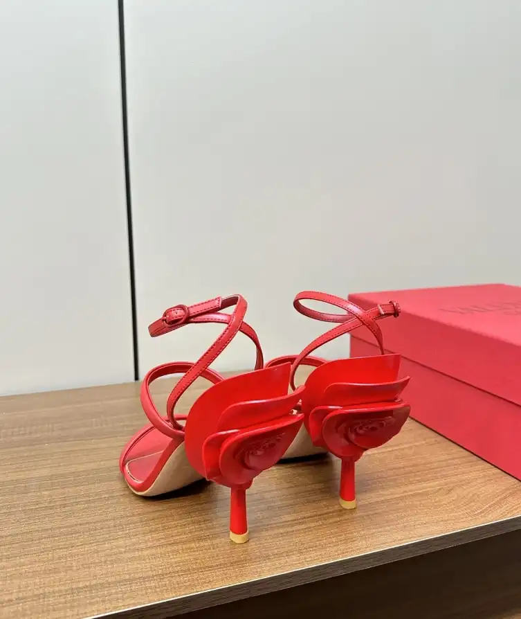 hype Valentino High Heels