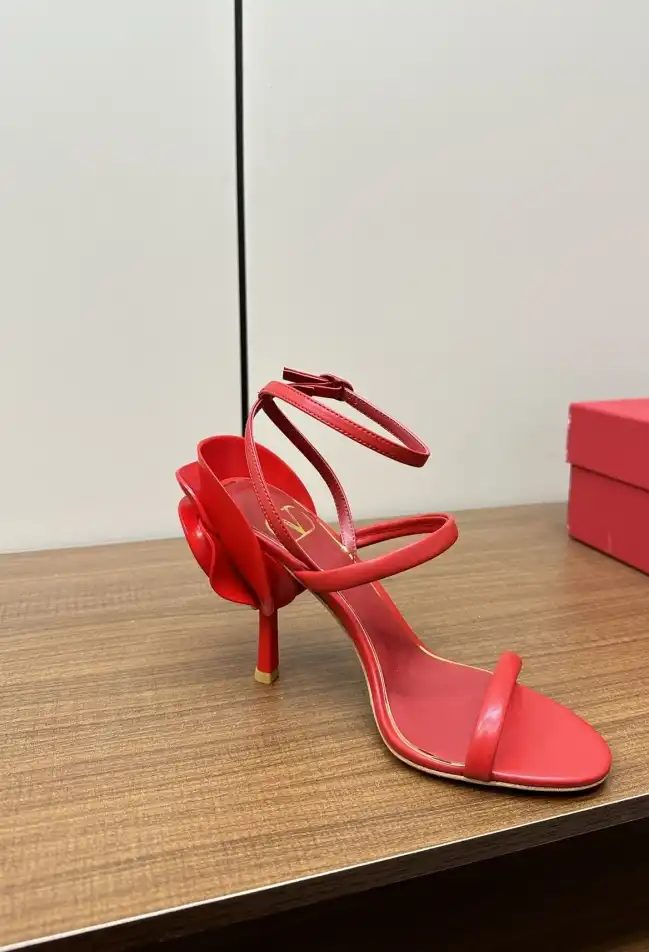 hype Valentino High Heels