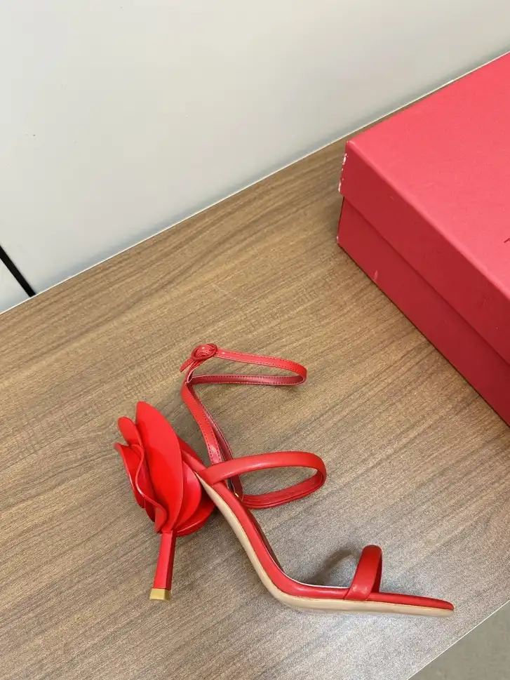 hype Valentino High Heels