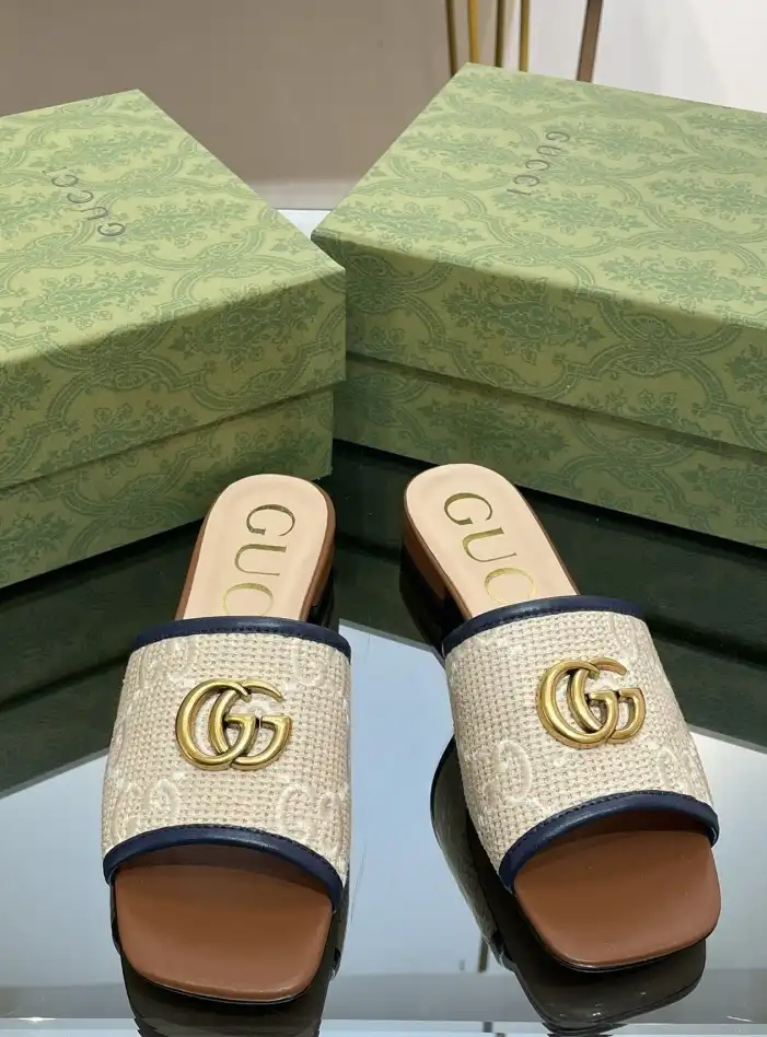 hype Gucci Slippers