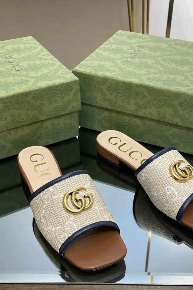 hype Gucci Slippers