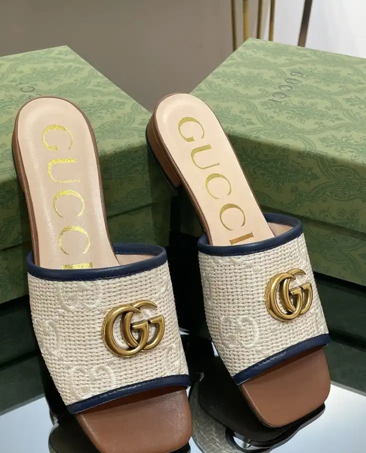 hype Gucci Slippers