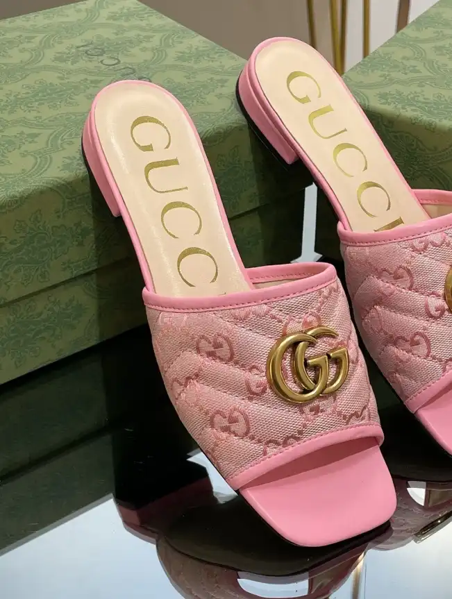 hype Gucci Slippers