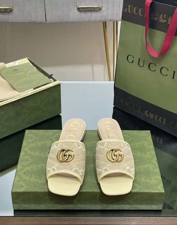 hype Gucci Slippers