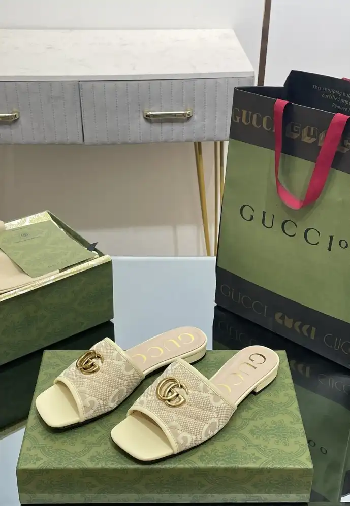 hype Gucci Slippers