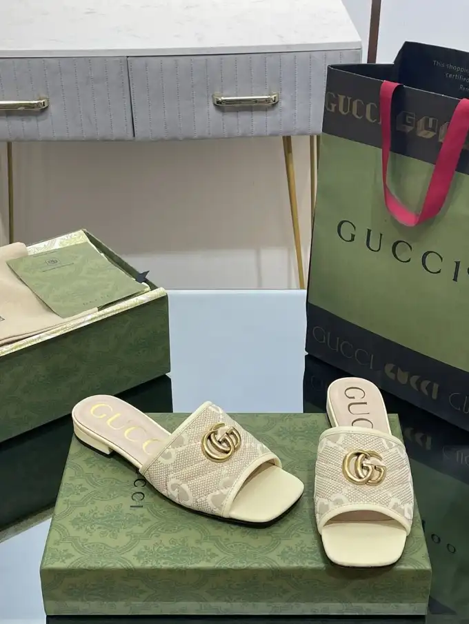 hype Gucci Slippers