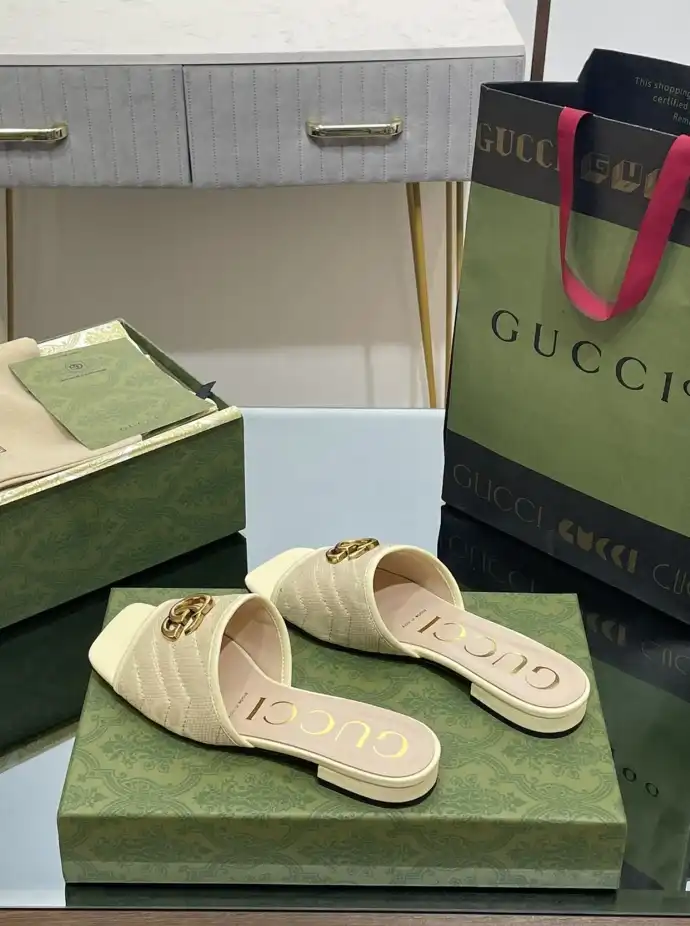 hype Gucci Slippers