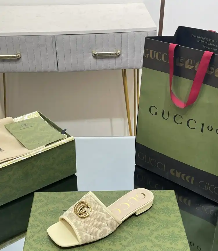 hype Gucci Slippers