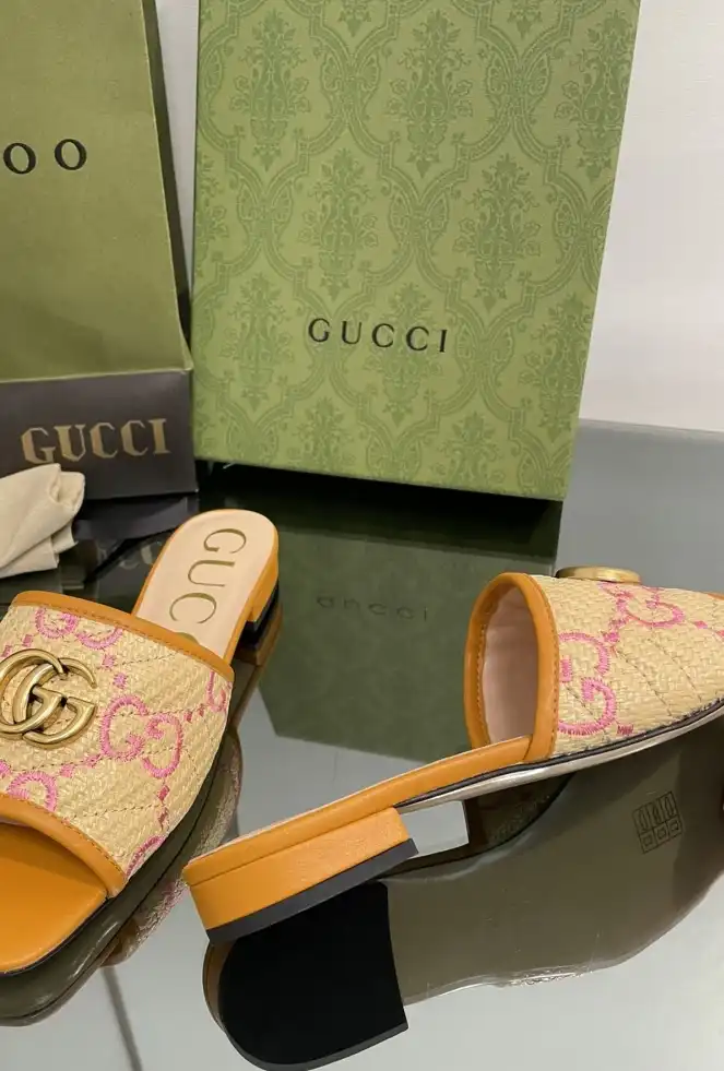 hype Gucci Slippers