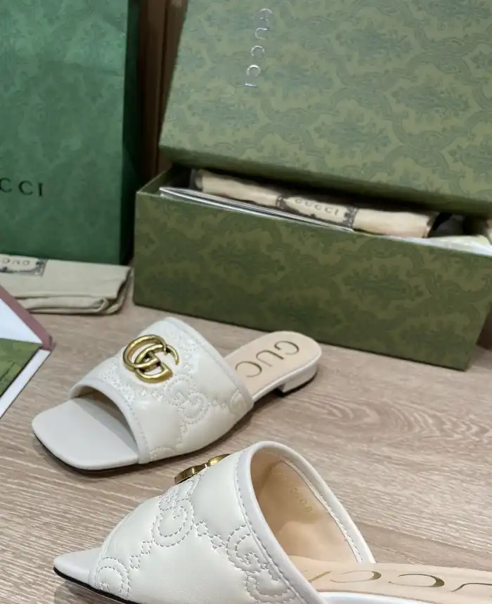 hype Gucci Slippers