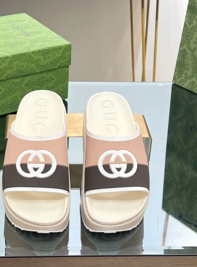 hype Gucci Slippers