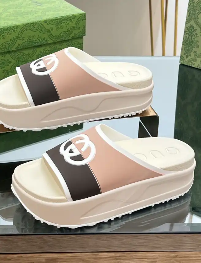 hype Gucci Slippers