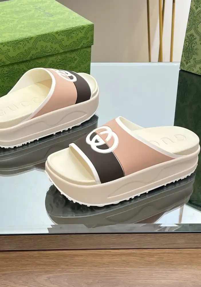 hype Gucci Slippers