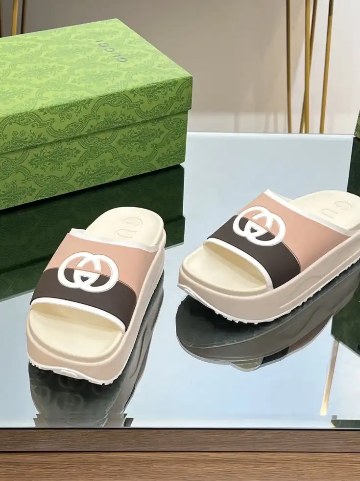 hype Gucci Slippers