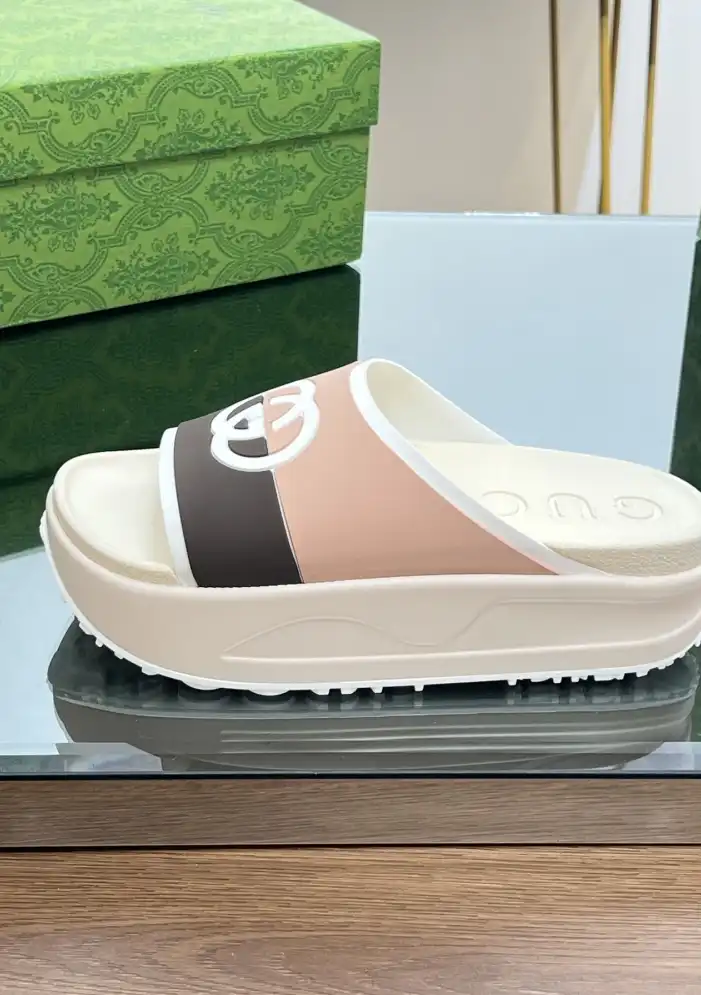 hype Gucci Slippers