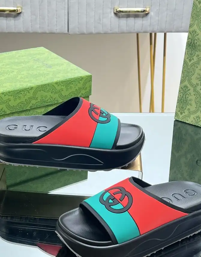 hype Gucci Slippers