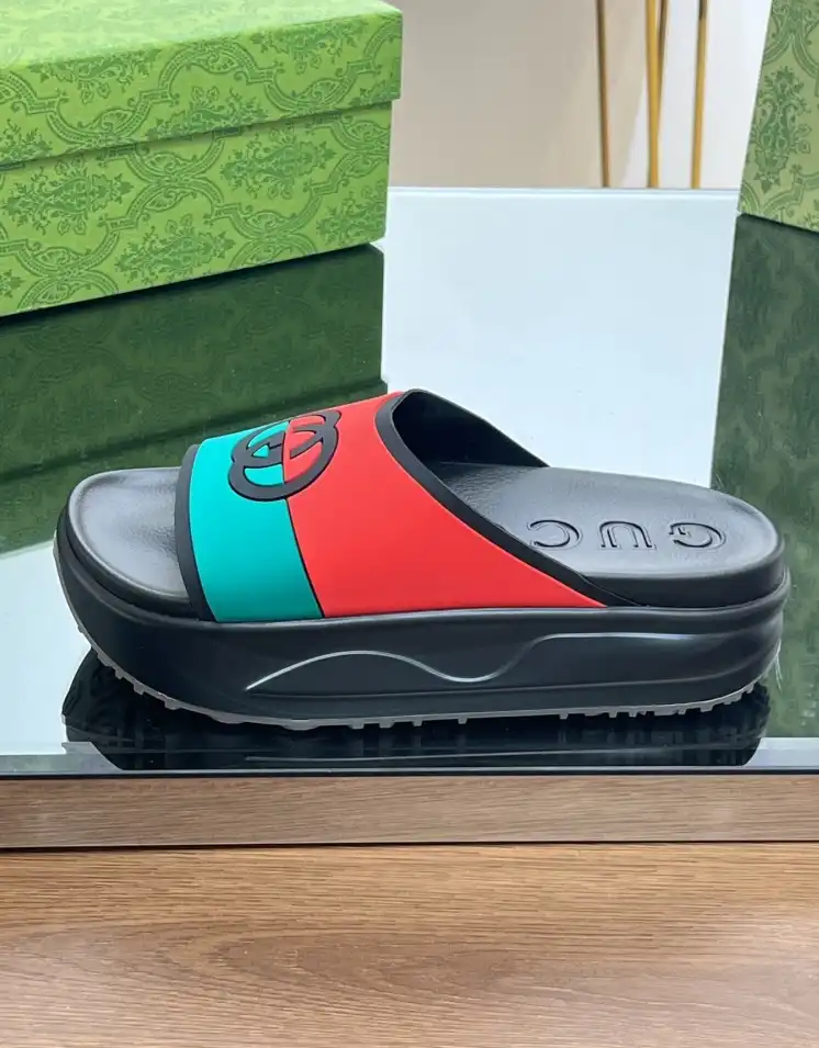 hype Gucci Slippers