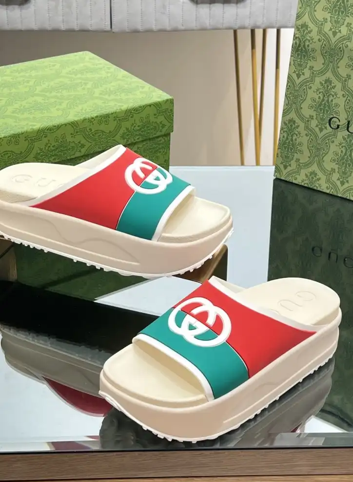 hype Gucci Slippers