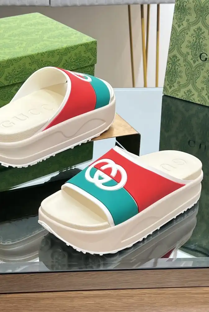 hype Gucci Slippers