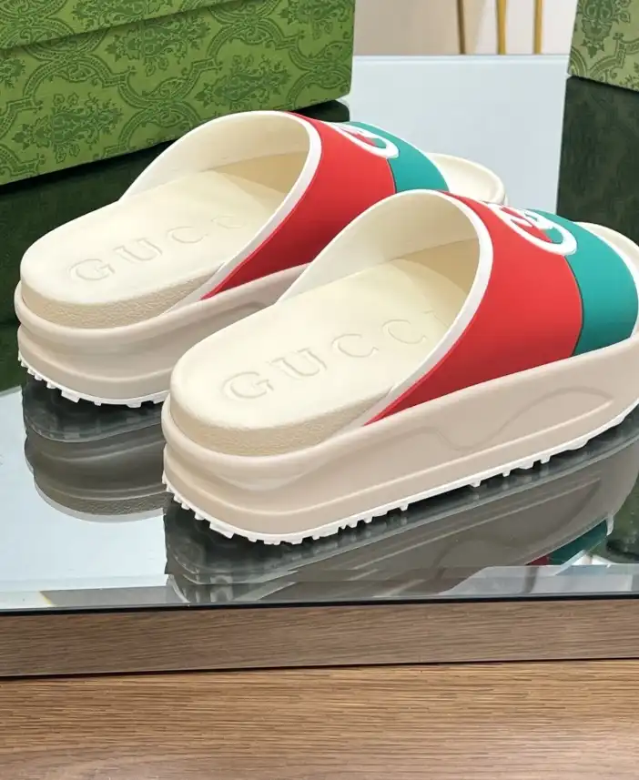 hype Gucci Slippers