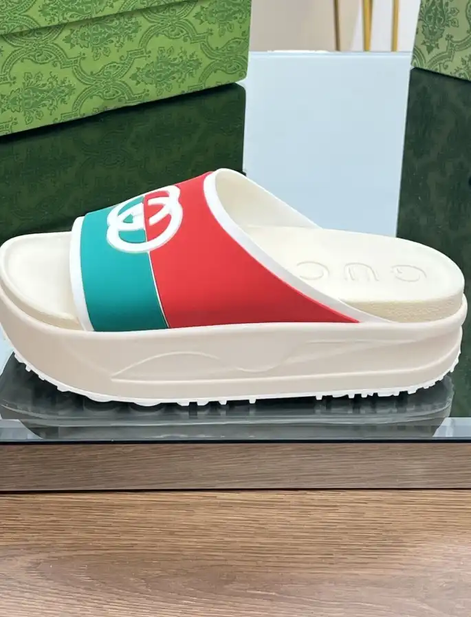 hype Gucci Slippers