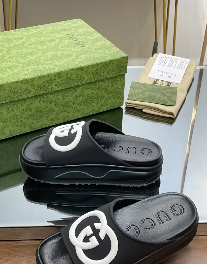 hype Gucci Slippers