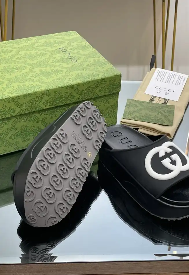 hype Gucci Slippers