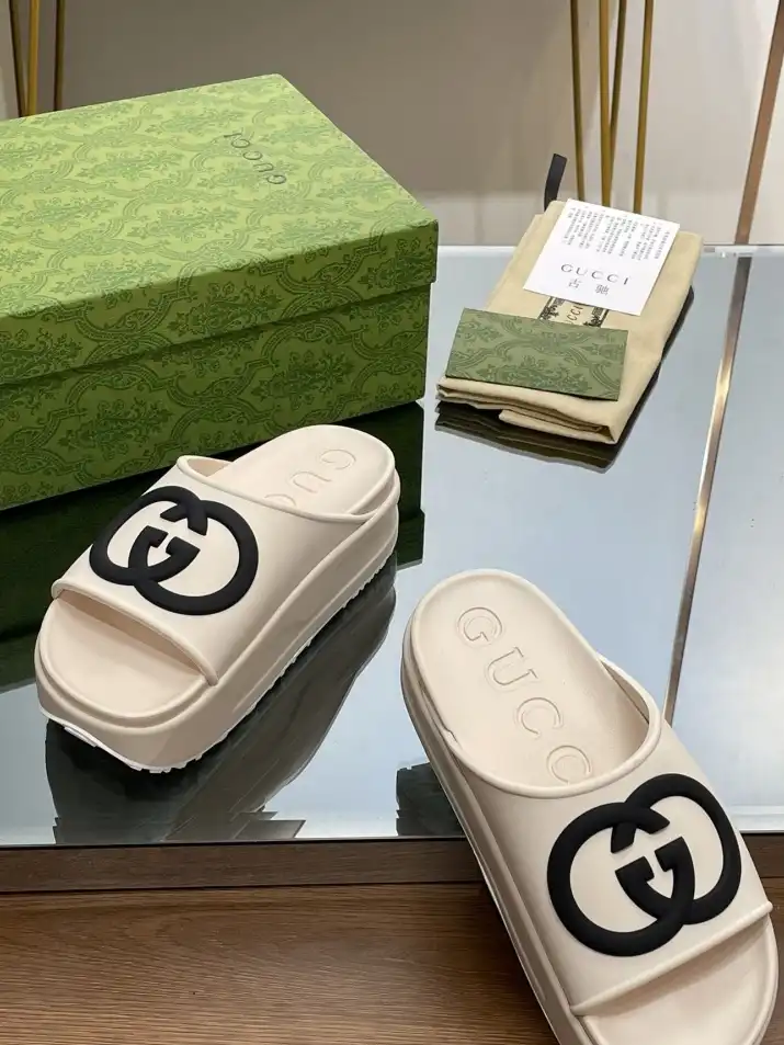 hype Gucci Slippers