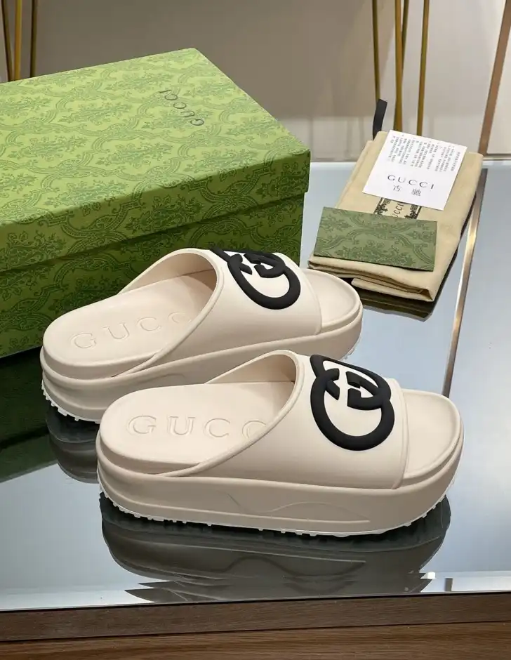 hype Gucci Slippers