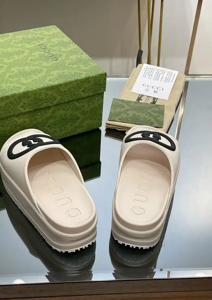 hype Gucci Slippers