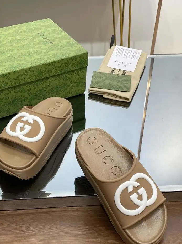 hype Gucci Slippers