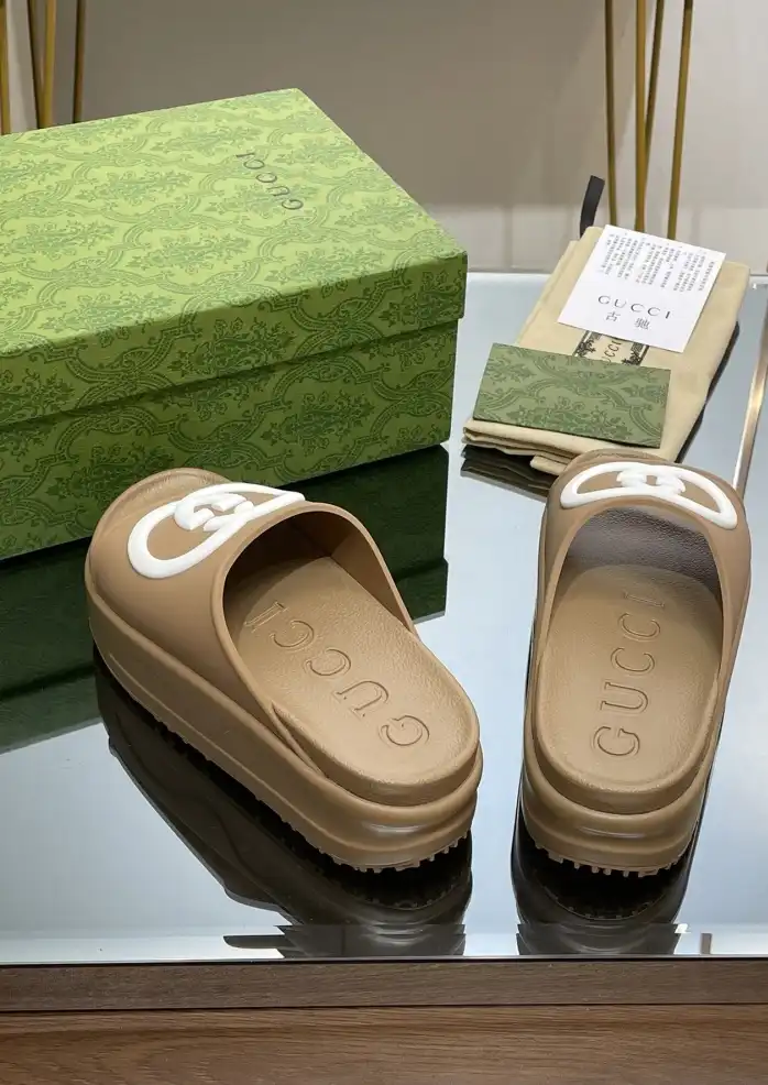 hype Gucci Slippers