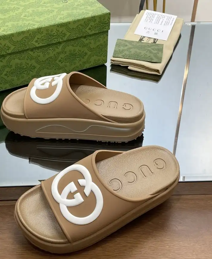 hype Gucci Slippers