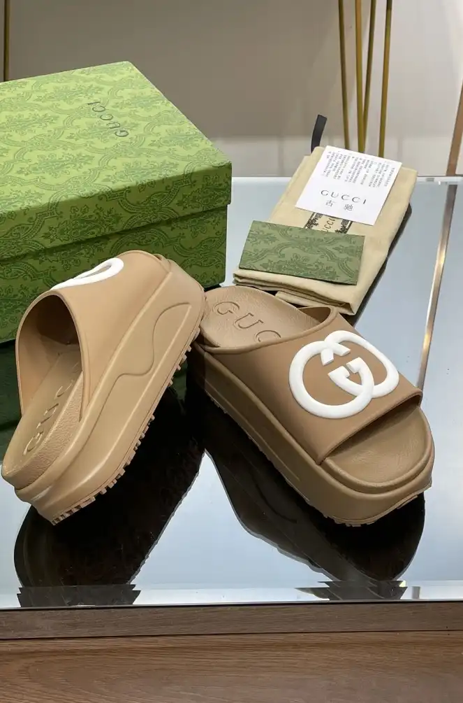 hype Gucci Slippers