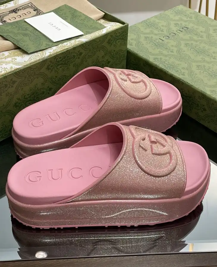 hype Gucci Slippers