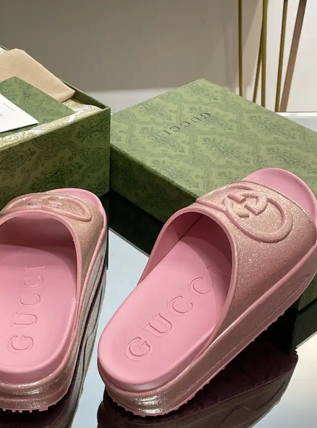 hype Gucci Slippers