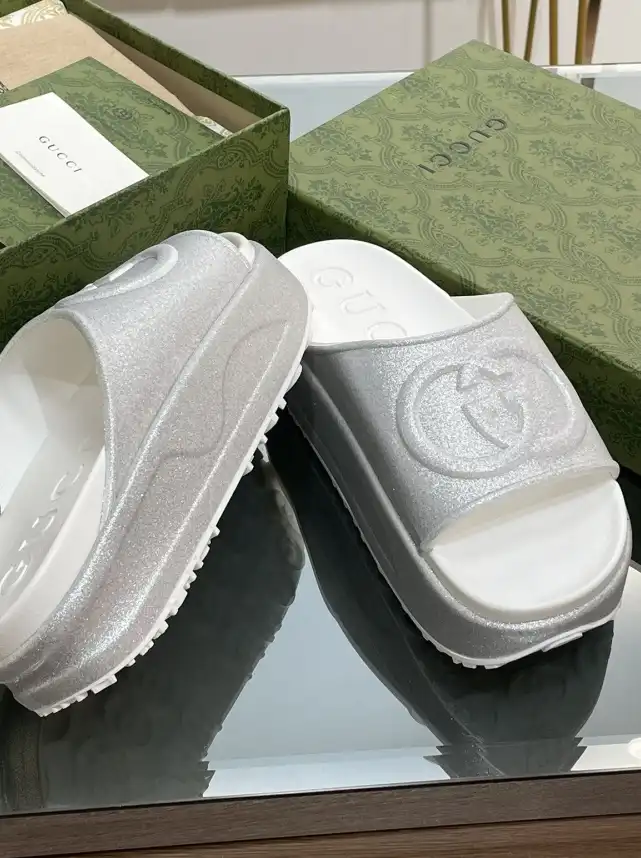 hype Gucci Slippers