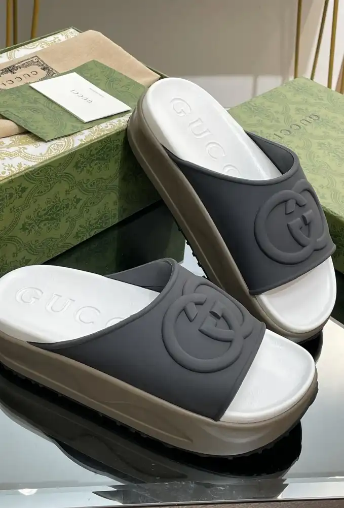 hype Gucci Slippers