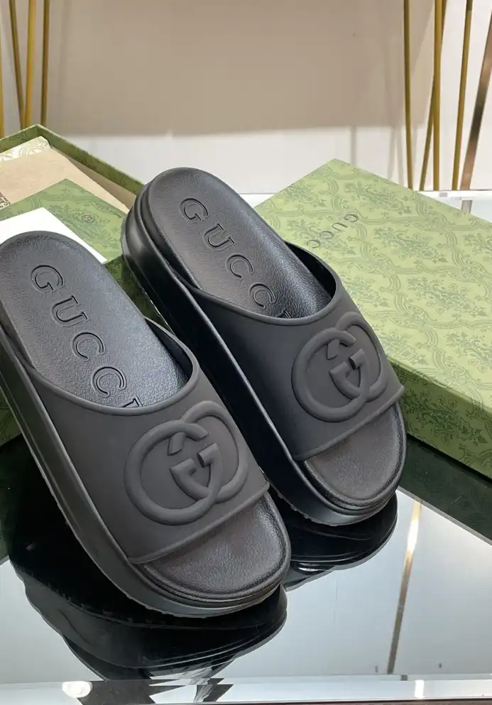 hype Gucci Slippers