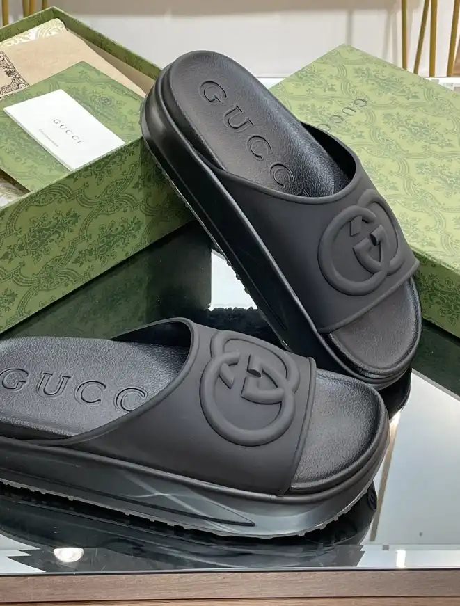 hype Gucci Slippers