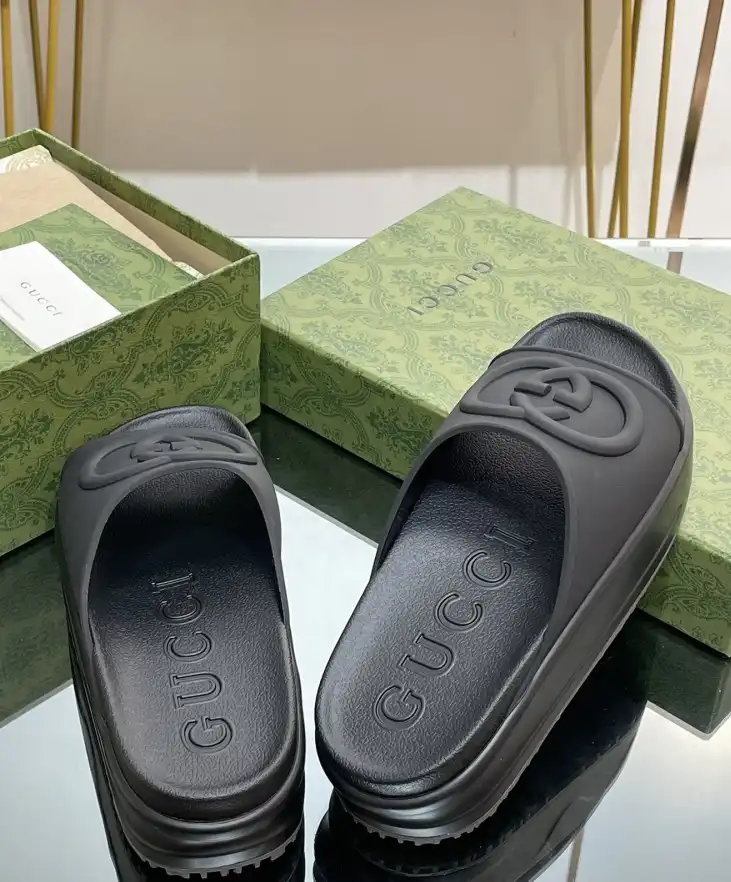 hype Gucci Slippers