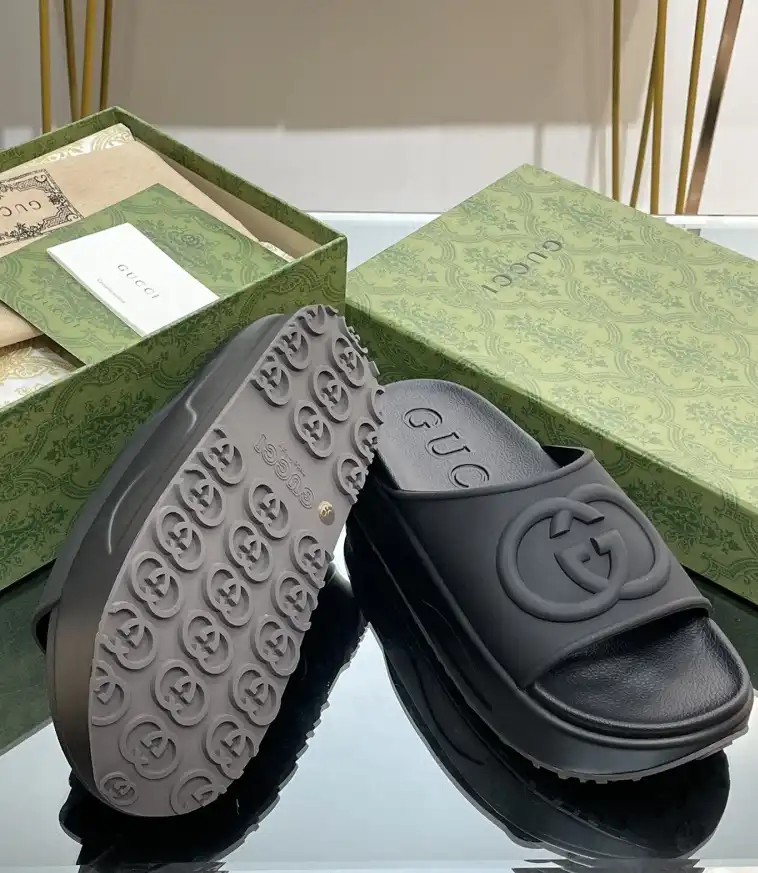 hype Gucci Slippers